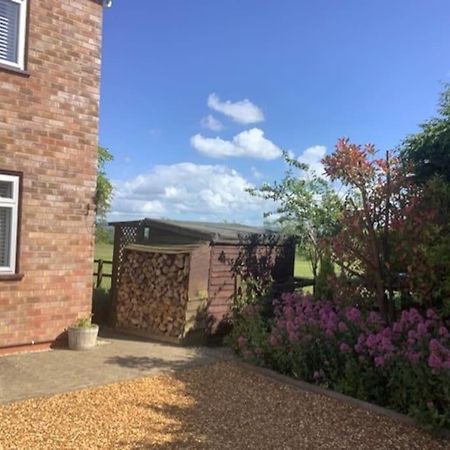 Cotswold Edge Guest Suite With Broadway Hill View Badsey Экстерьер фото