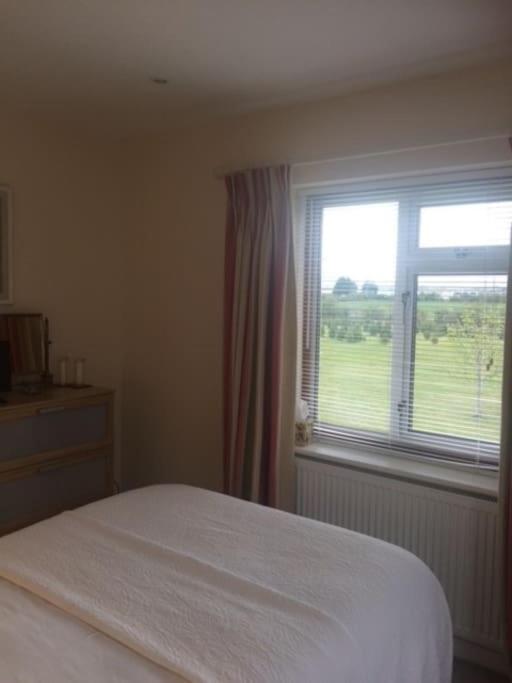 Cotswold Edge Guest Suite With Broadway Hill View Badsey Экстерьер фото