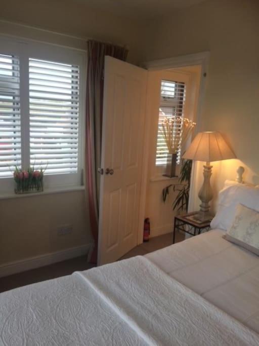 Cotswold Edge Guest Suite With Broadway Hill View Badsey Экстерьер фото