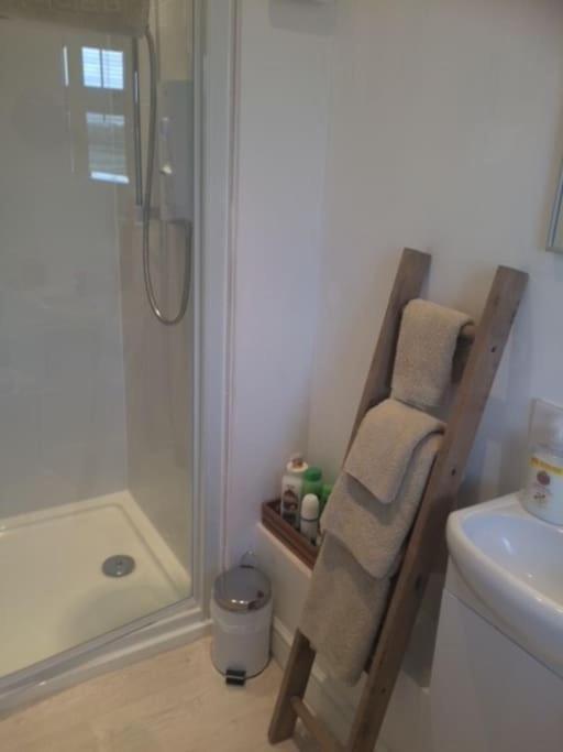 Cotswold Edge Guest Suite With Broadway Hill View Badsey Экстерьер фото