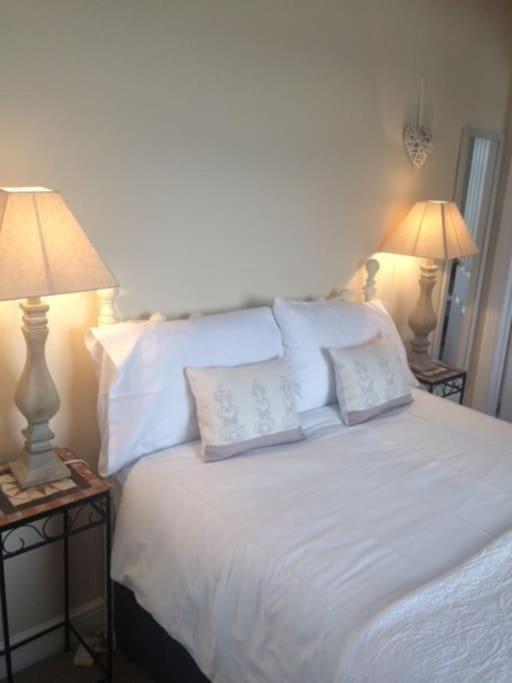 Cotswold Edge Guest Suite With Broadway Hill View Badsey Экстерьер фото